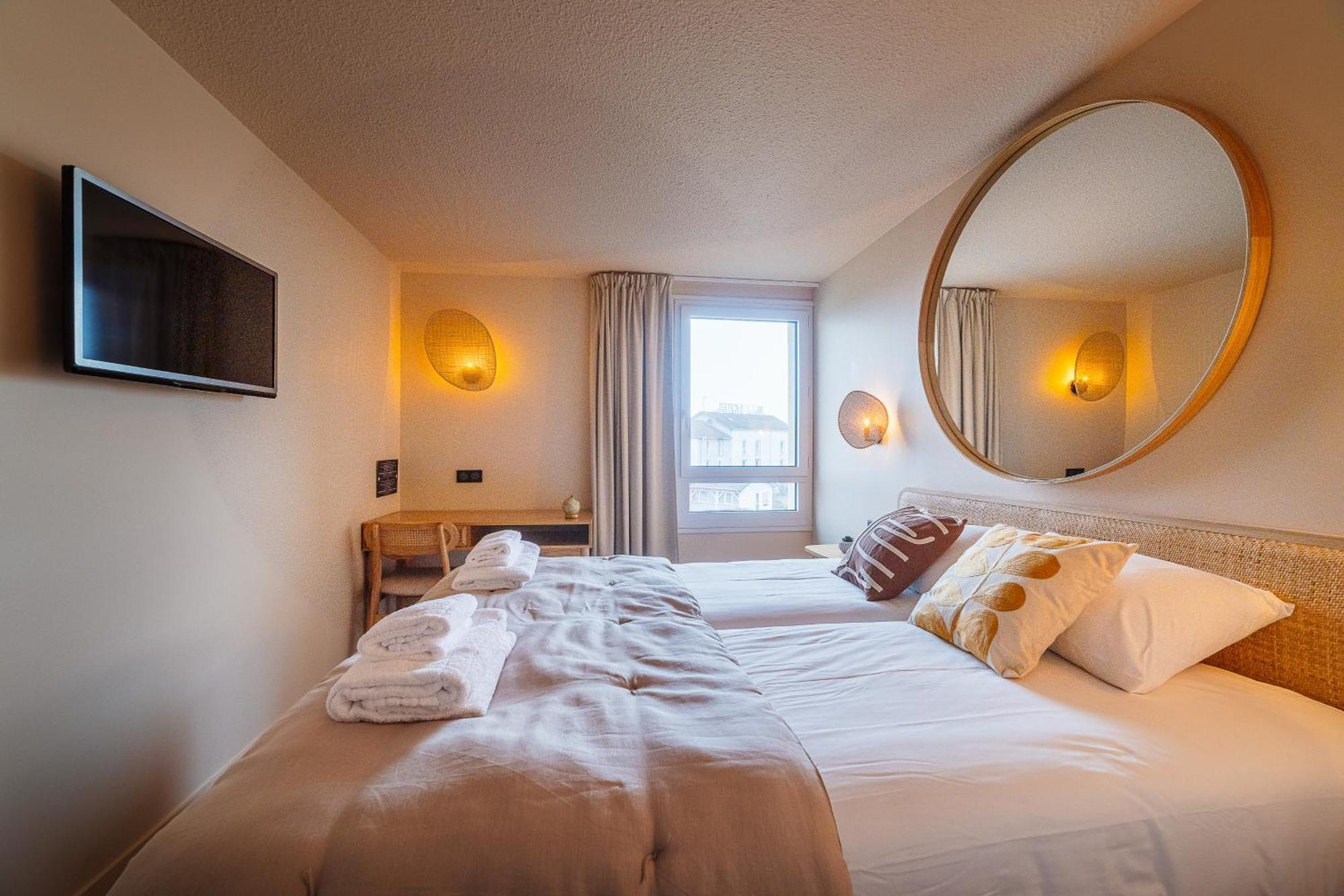 Hotel Bhoma Troyes La Chapelle-Saint-Luc Exteriör bild