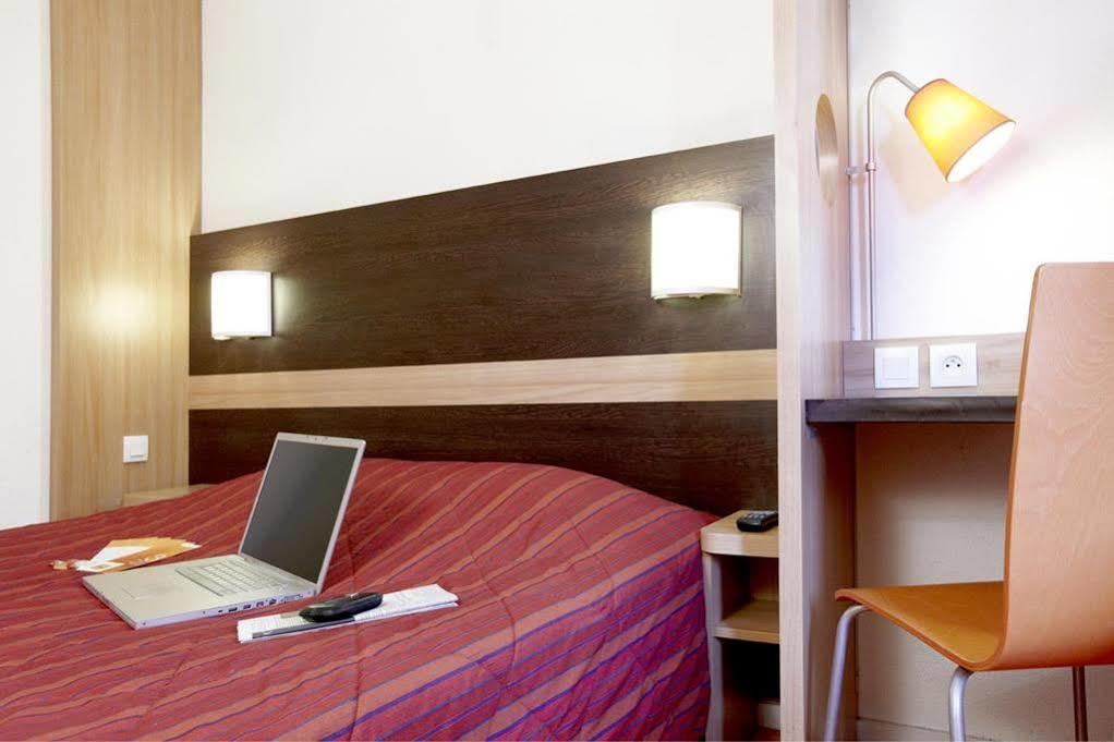 Hotel Bhoma Troyes La Chapelle-Saint-Luc Exteriör bild
